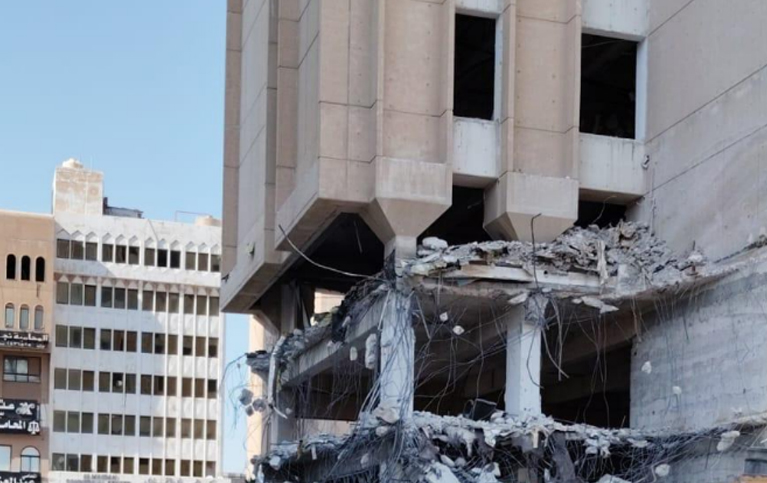 building-demolishing